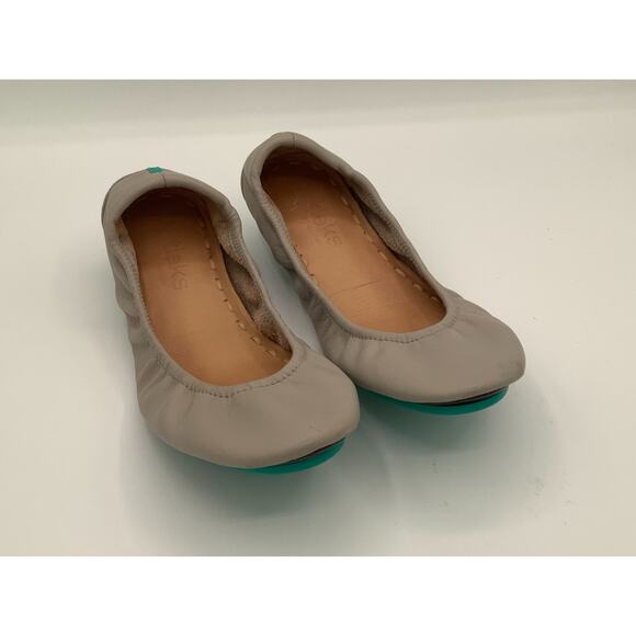 Tieks Size 6 Flats Taupe Beige Colored - Picture 1 of 7